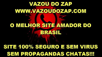 Vizinha dando o cuzinho e a bucetinha melada