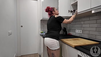 4k pee desperation girl finish with a glass pussy pee play