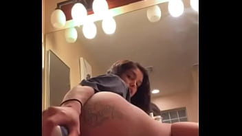 Pregnant gf fucks ass