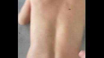 Caresse orgasme et bonne baise pour cette chienne