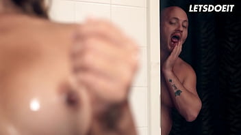 Frida sante finally ends the friendzone at the hotel letsdoeit