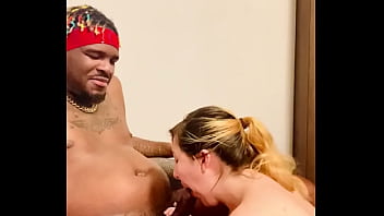 She chockin on that black cock