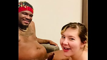 She chockin on that black cock