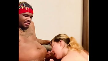 She chockin on that black cock