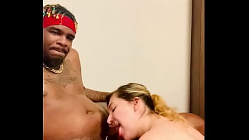 She chockin on that black cock