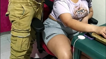 Video real casero no actuado mi vecina me pide prestada la computadora