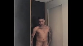 Mc Brizola Gostoso E Pauzudo Girando A Sua Rolona thumbnail