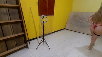 Coroa recebe amante na mansão