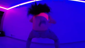 Twerk & booty shake dance contest final sasha x twerk girls