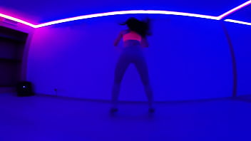 Twerk & booty shake dance contest final sasha x twerk girls