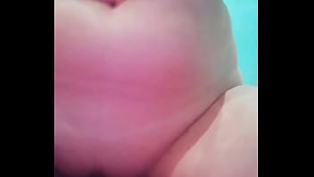 Gemma gomory chupa y se folla su juguete arcoiris