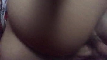 Se mueve excelente arriba de la pija