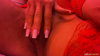 Milf gostosa se veste de vermelho e esfrega seu clitóris grande até gozar na cadeira – fabi drumond Milf gostosa se veste de vermelho e esfrega seu clitóris grande até gozar na cadeira – fabi drumond