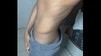 If you’re on the island and can handle camera for my shoot right now