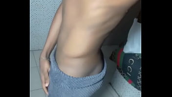 If you’re on the island and can handle camera for my shoot right now