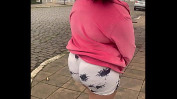 Chubby girl farting in public while walking – can’t hold it