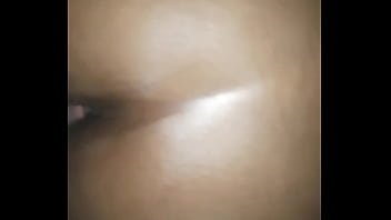 Darkskinned beauty throws it back hard