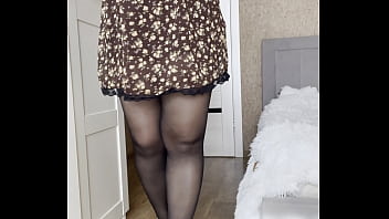 Мачеха показала сиськи