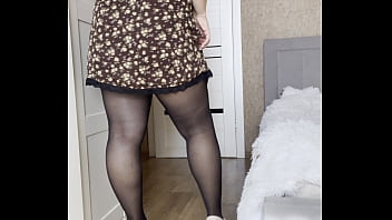 Мачеха показала сиськи