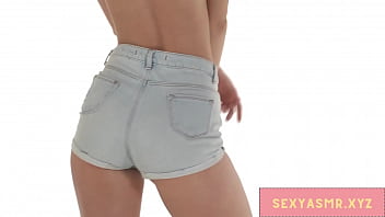 Blonde slut shaking it