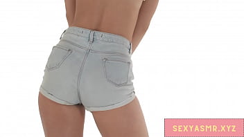 Blonde slut shaking it