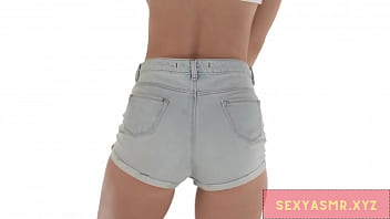 Blonde slut shaking it