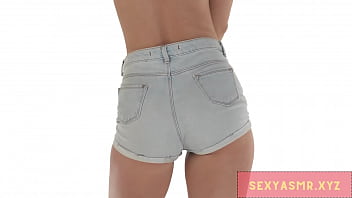 Blonde slut shaking it