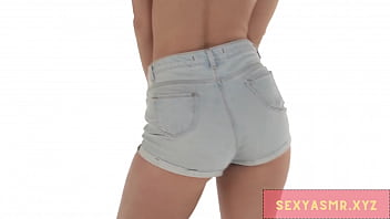 Blonde slut shaking it