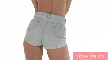 Blonde slut shaking it