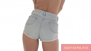 Blonde slut shaking it