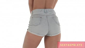 Blonde slut shaking it