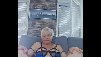 Hummmm je suis sur que tu bande mon gros cochon donne moi ta bite que la suce a