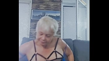 Hummmm je suis sur que tu bande mon gros cochon donne moi ta bite que la suce a