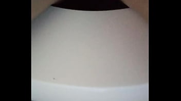 Gretala se la raspa sul wc