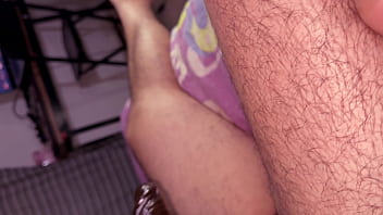 Le chupo las tetas me escupe en a boca y se viene en mi boca Le chupo las tetas me escupe en a boca y se viene en mi boca