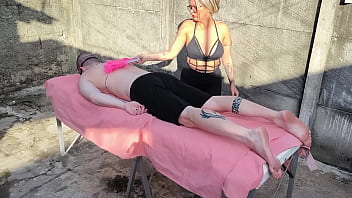 “massagem com vento no corpo e desejo na pele ”