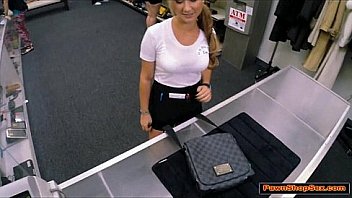Blonde waitress comes back for a deal