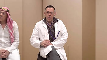 Sfida anale con la notaia ninfomane per giocarsi l'eredita'