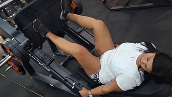 Suadinha e bem putinha na academia