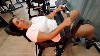 Suadinha e bem putinha na academia