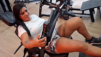 Suadinha e bem putinha na academia