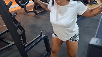 Suadinha e bem putinha na academia