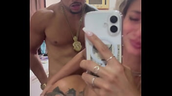 Minha professora de inglês veio me dar aula e no final acabou sendo comida