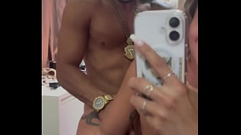 Minha professora de inglês veio me dar aula e no final acabou sendo comida