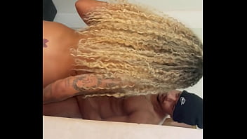 Minha professora de inglês veio me dar aula e no final acabou sendo comida