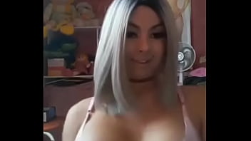 Gatinha com sua bunda na web
