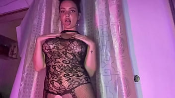 Mueve el culo de una manera espectacular