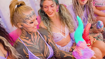 Squirt mayhem – 5 girls squirting together with anal dildos gaping prolapse & atm