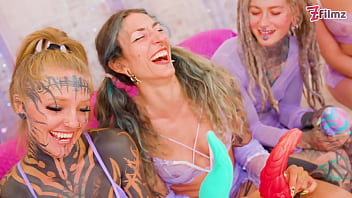 Squirt mayhem – 5 girls squirting together with anal dildos gaping prolapse & atm