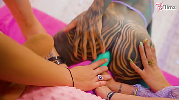 Squirt mayhem – 5 girls squirting together with anal dildos gaping prolapse & atm